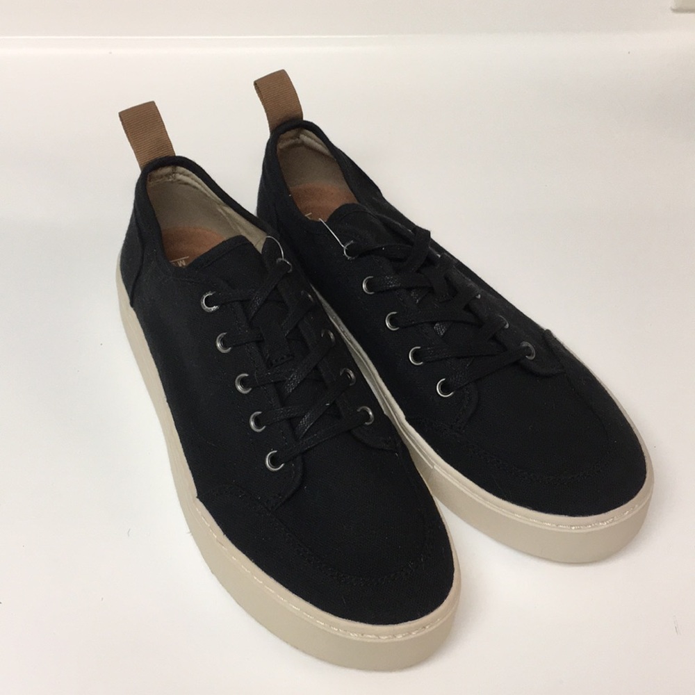 TOMS “Landen”  Shoe